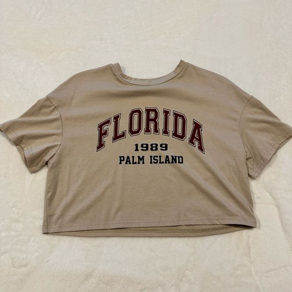 Tops - Crop top tshirt